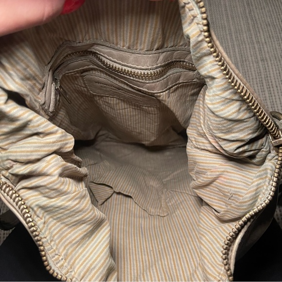 Moni Moni | Genuine Italian Leather Crossbody Long Strap Shoulder Bag In Grey - Picture 4 of 8